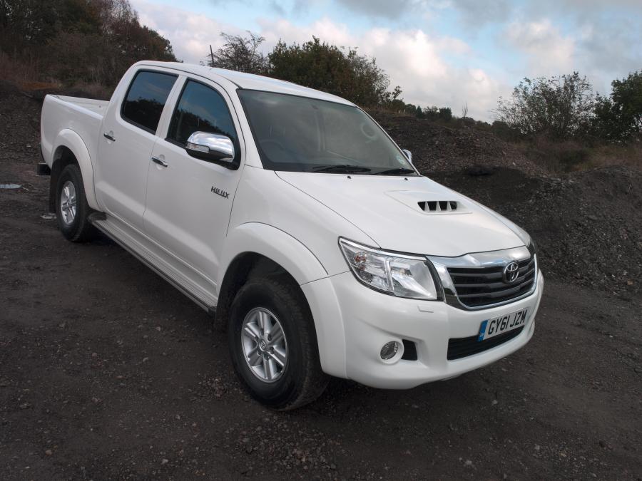  Toyota Hilux 2012 года  (UK) (фото 3 из 10)